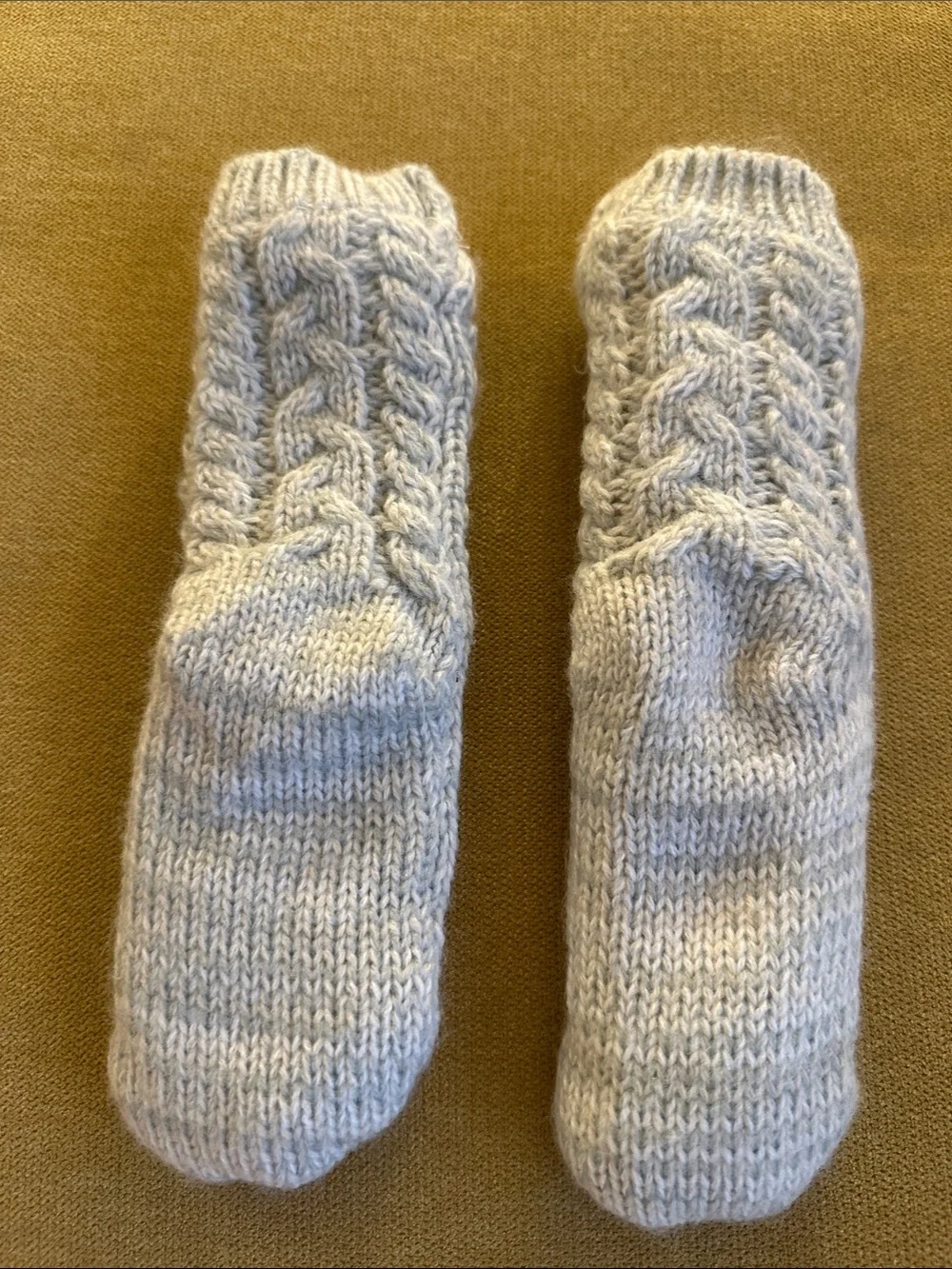 Toddler Cable Knit Slipper Socks in Light Gray